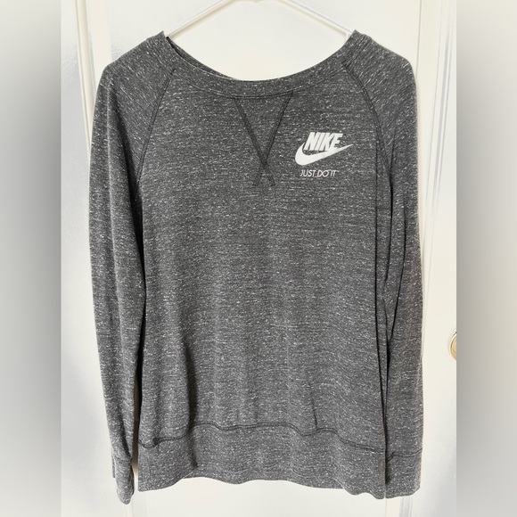 Large gray Nike long sleeve shirt/sweater - Picture 1 of 3